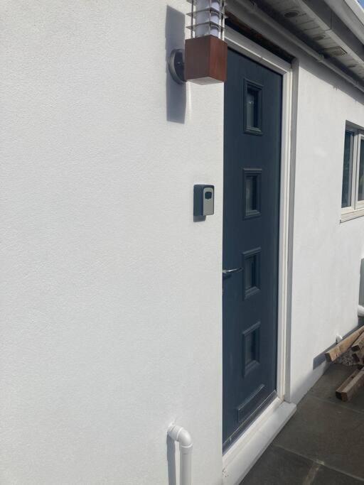 Lovely Studio Annex In Lilliput Poole Exterior photo
